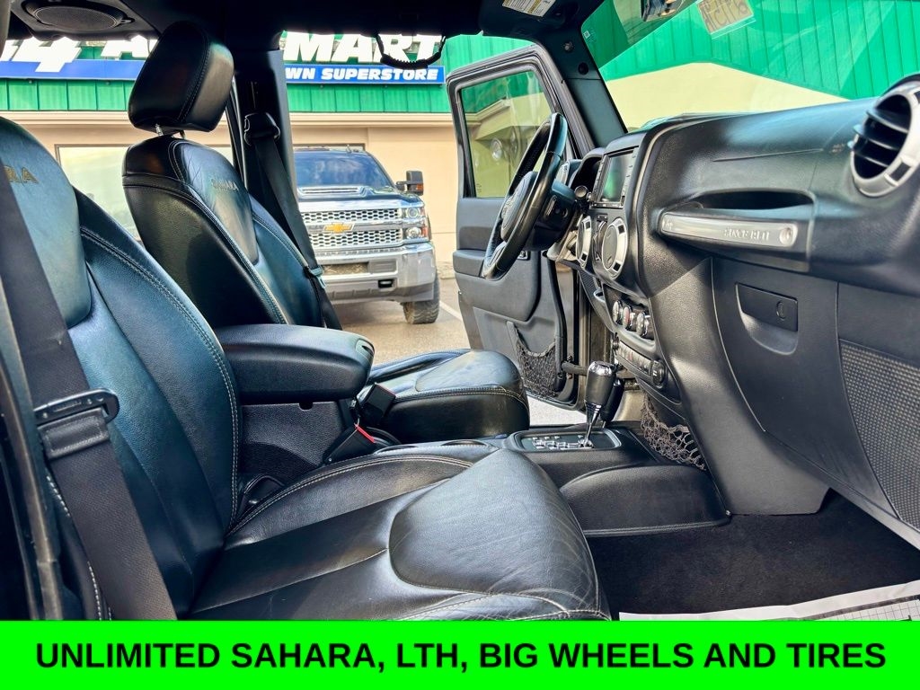 2013 Jeep Wrangler Unlimited Sahara Image 11 of 15