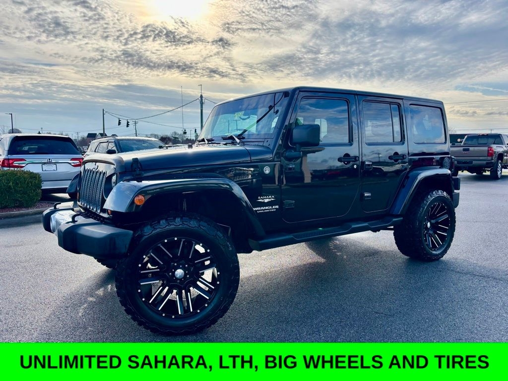 2013 Jeep Wrangler Unlimited Sahara Image 2 of 15