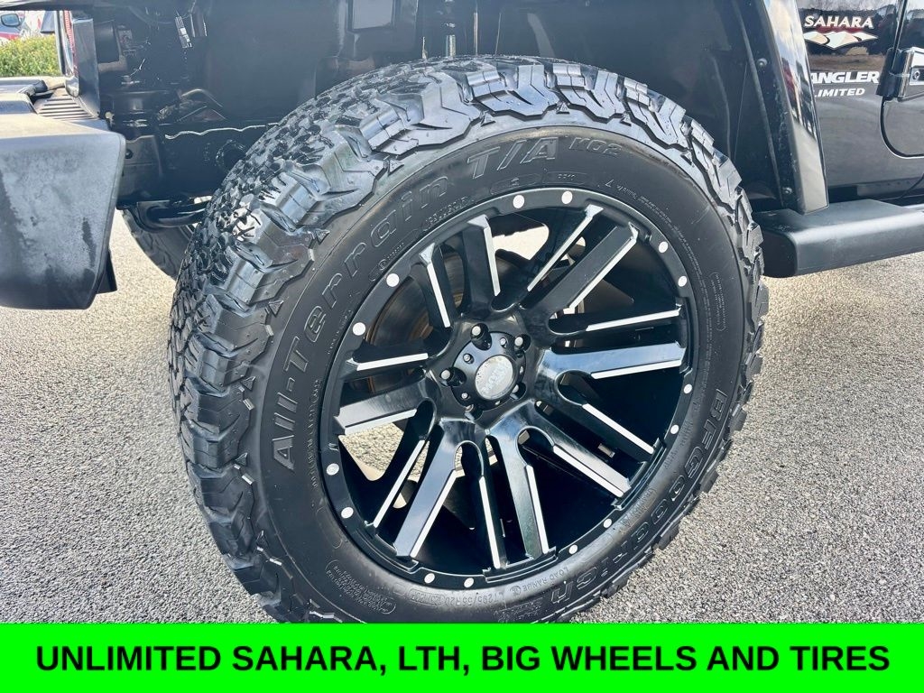 2013 Jeep Wrangler Unlimited Sahara Image 7 of 15