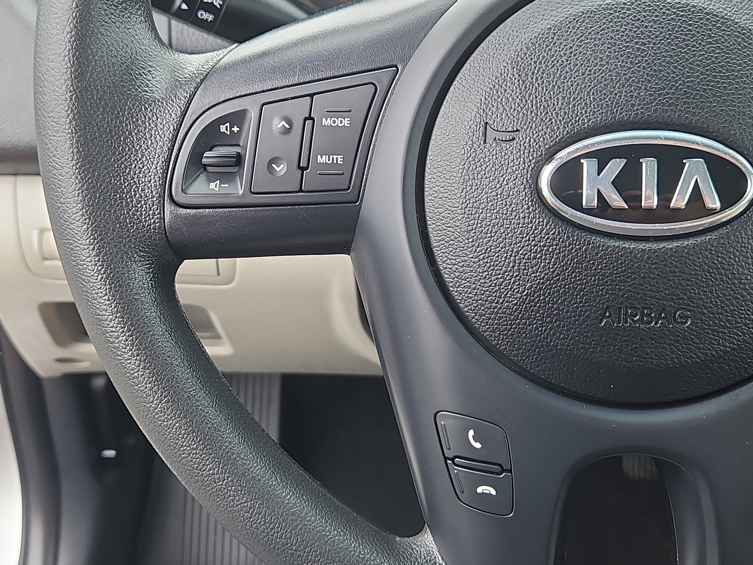 Vehicle image 16 of 27