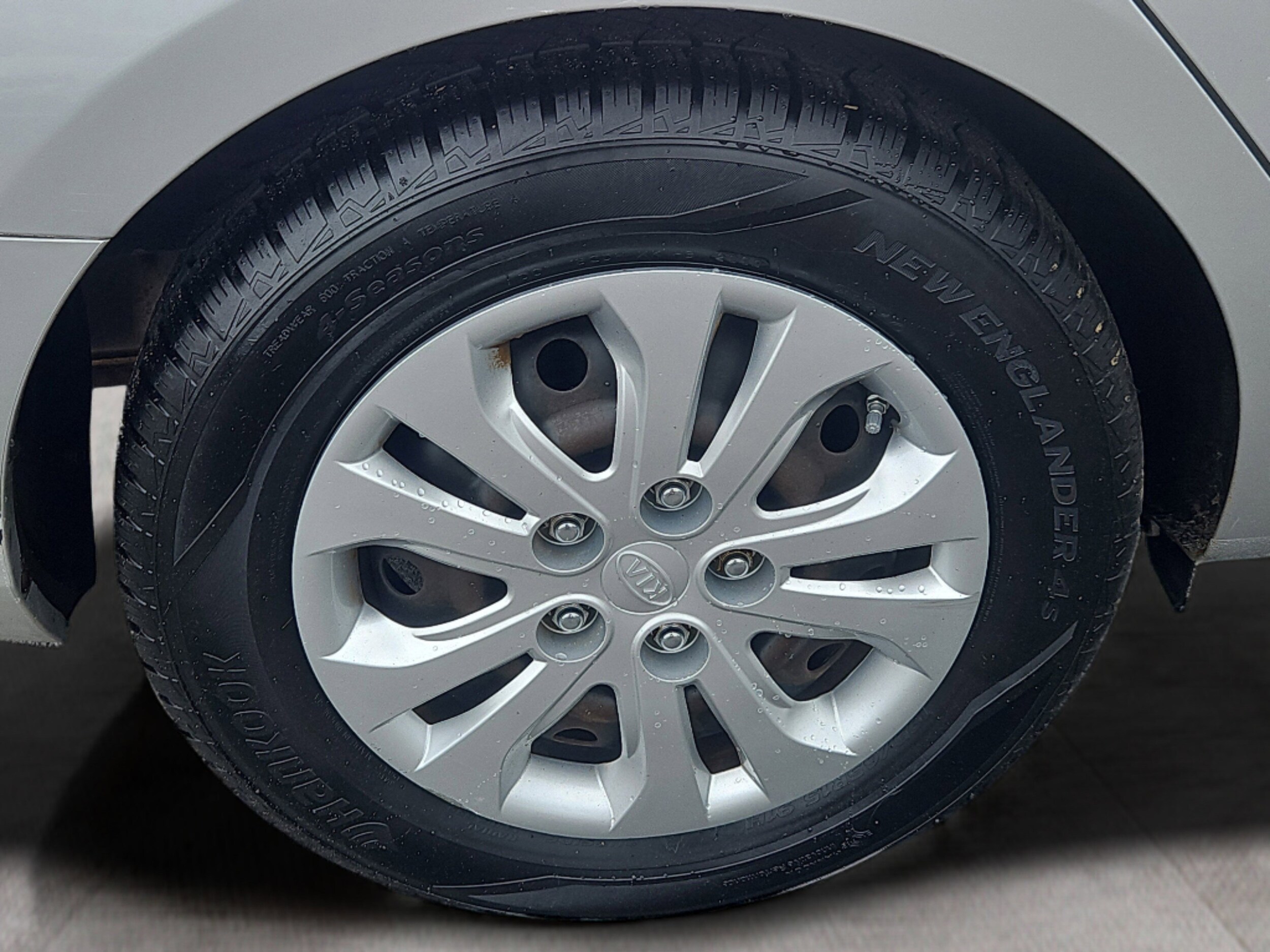 Vehicle image 9 of 27