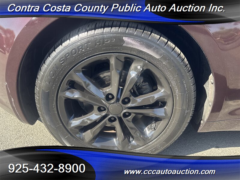Vehicle image 9 of 28