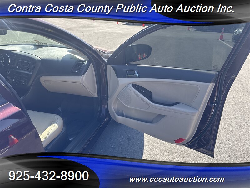 Vehicle image 22 of 28