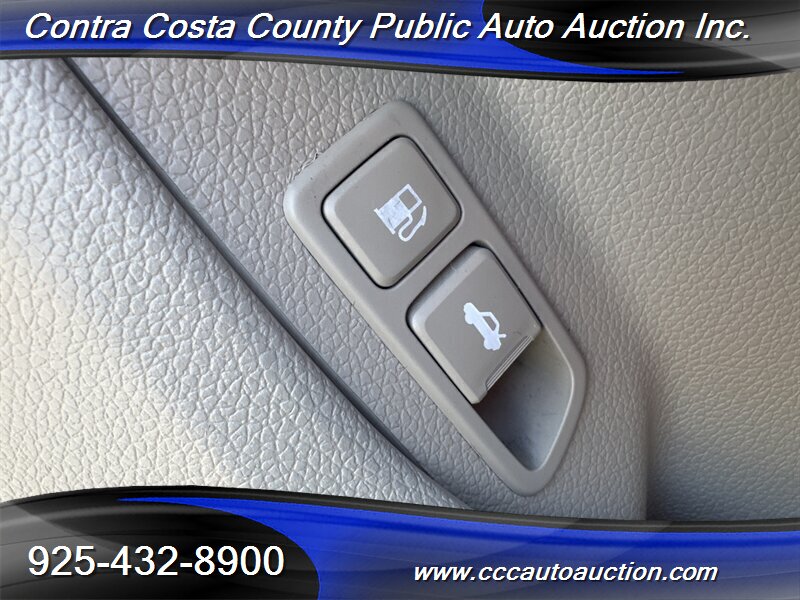 Vehicle image 15 of 28