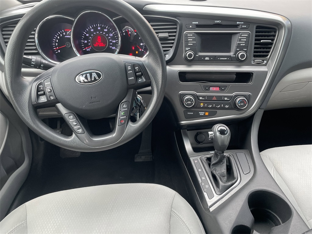 Vehicle image 14 of 18