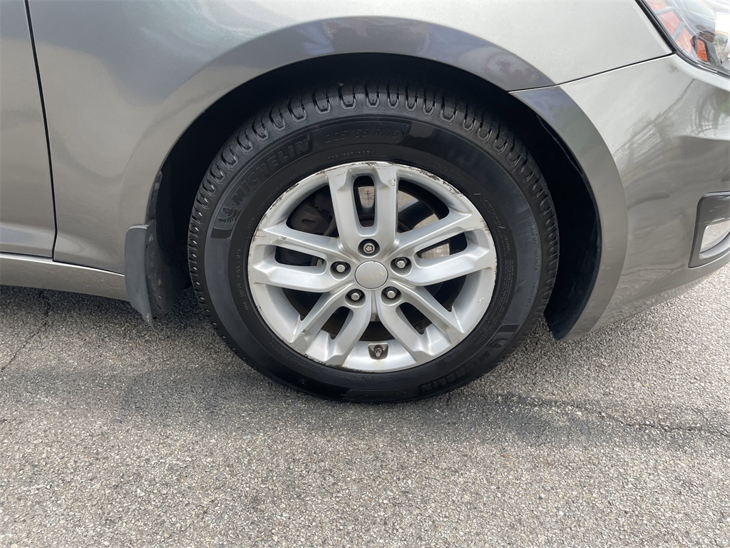 Vehicle image 10 of 18