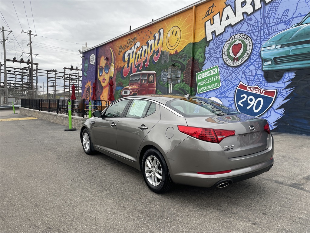 Vehicle image 7 of 18