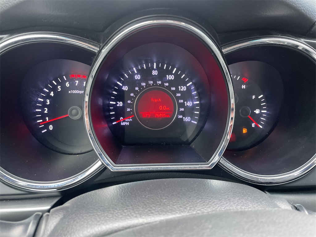 Vehicle image 16 of 18