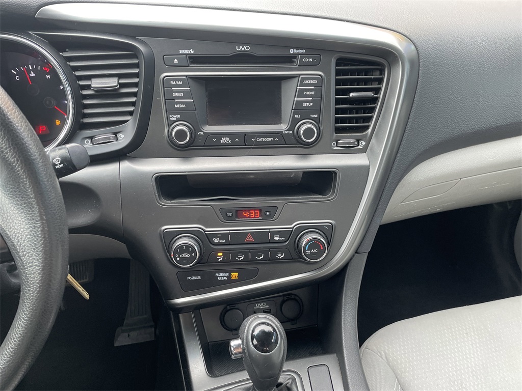 Vehicle image 17 of 18