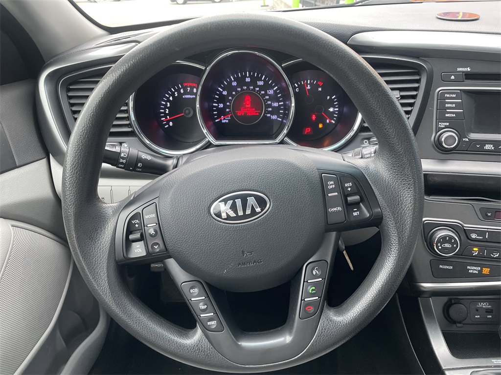 Vehicle image 15 of 18