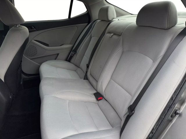 Vehicle image 19 of 25