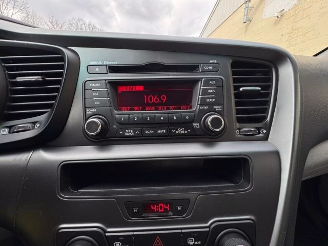 Vehicle image 22 of 25