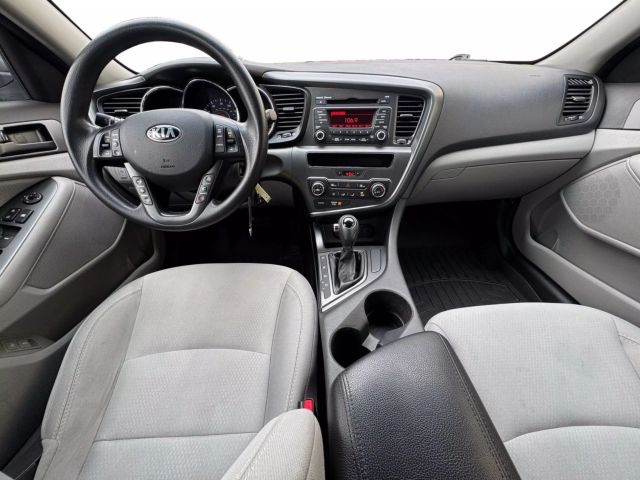 Vehicle image 17 of 25