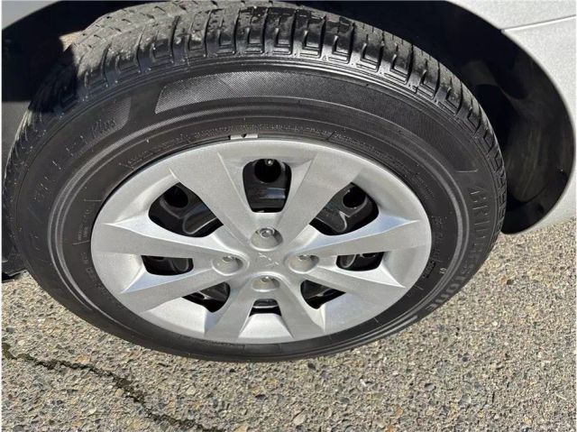 Vehicle image 9 of 13