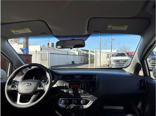 Vehicle image 11 of 13