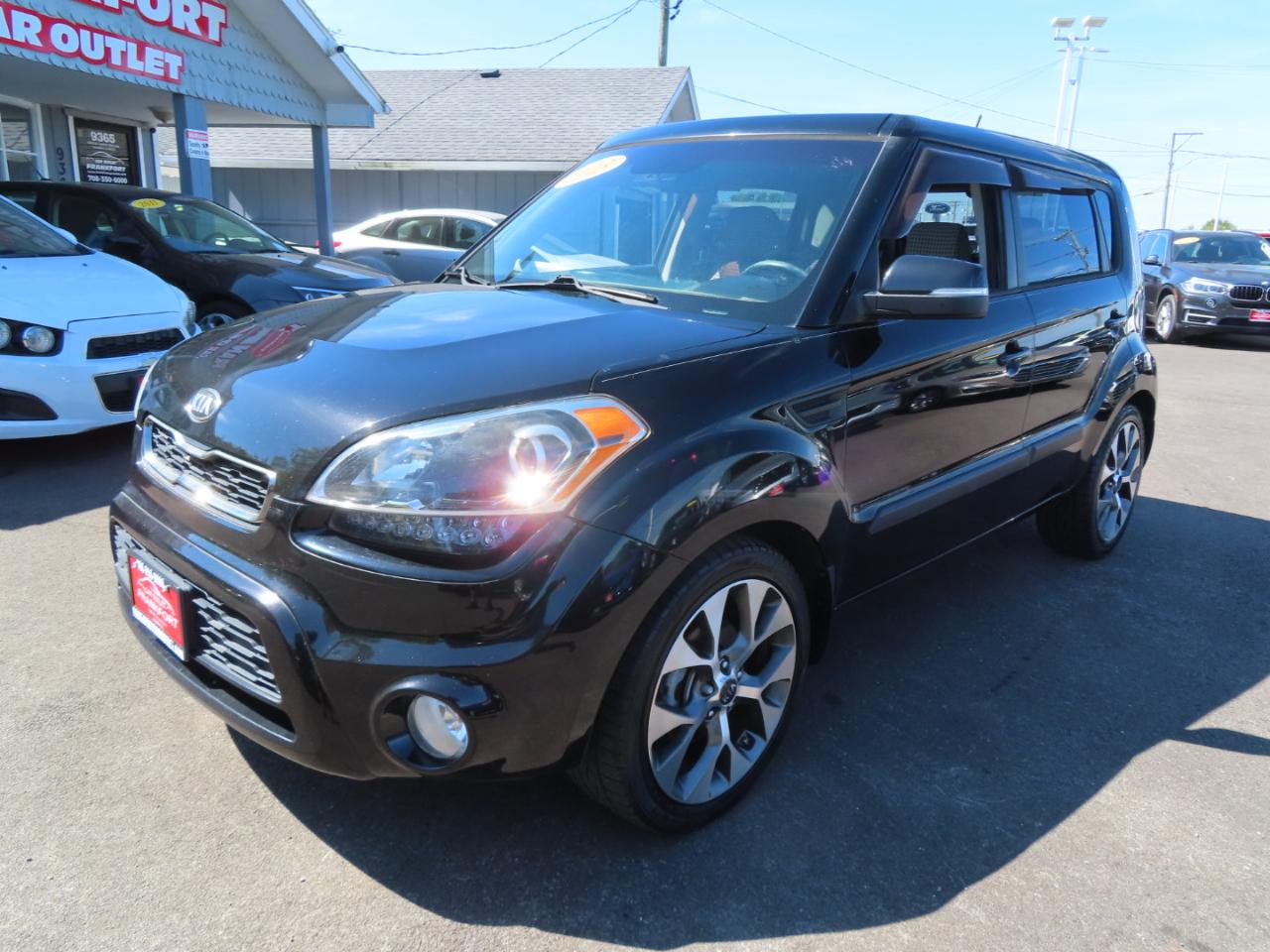 2013 Kia Soul ! Image 1 of 31