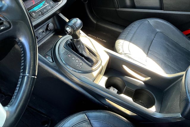 Vehicle image 14 of 32