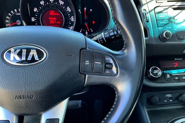Vehicle image 18 of 32