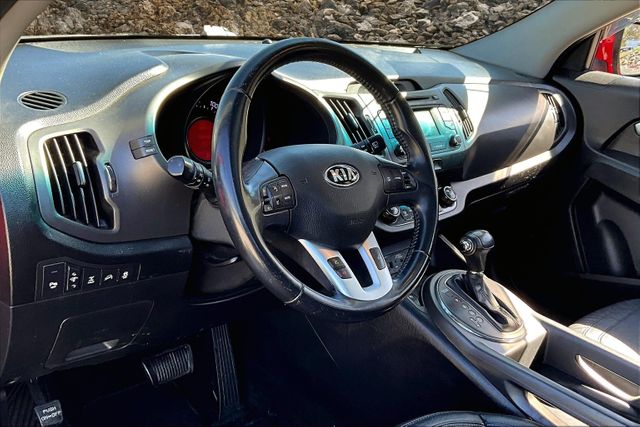 Vehicle image 13 of 32