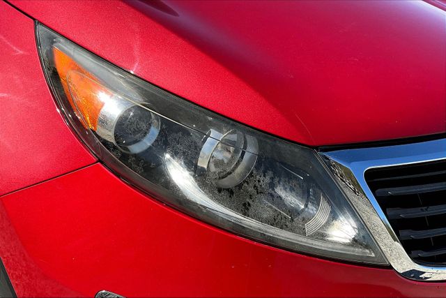 Vehicle image 27 of 32