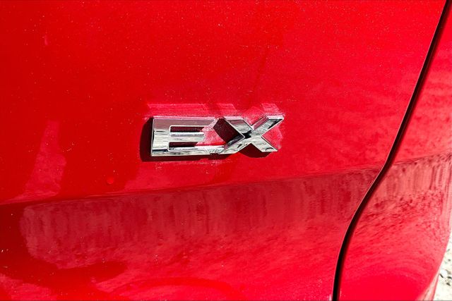 Vehicle image 10 of 32