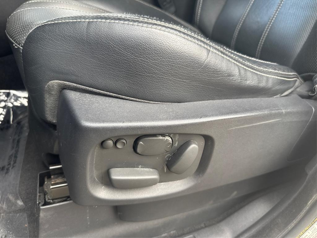 Vehicle image 17 of 22