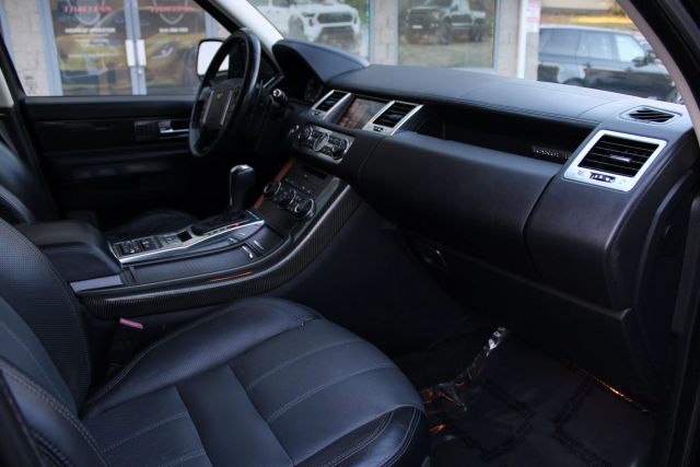 Vehicle image 16 of 31