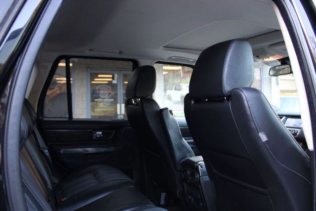 Vehicle image 18 of 31