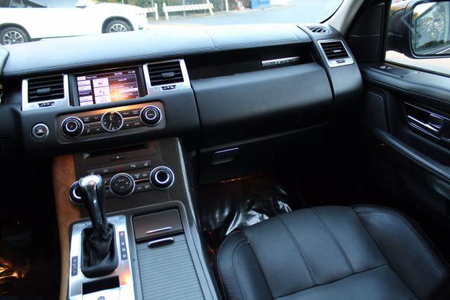 Vehicle image 17 of 31