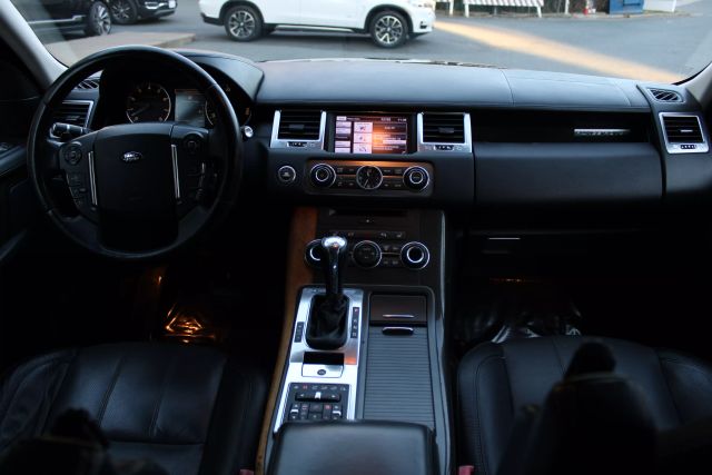 Vehicle image 12 of 31