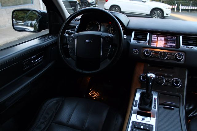 Vehicle image 13 of 31