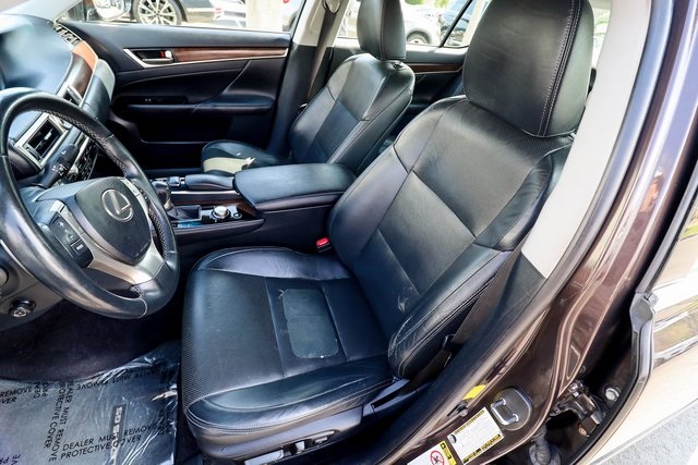 Vehicle image 28 of 78