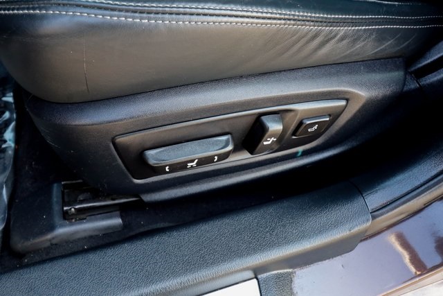 Vehicle image 29 of 78