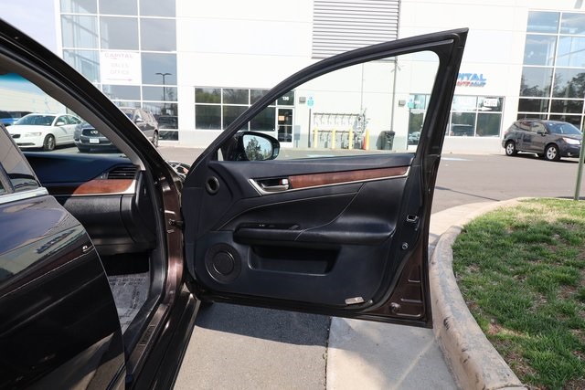 Vehicle image 40 of 78