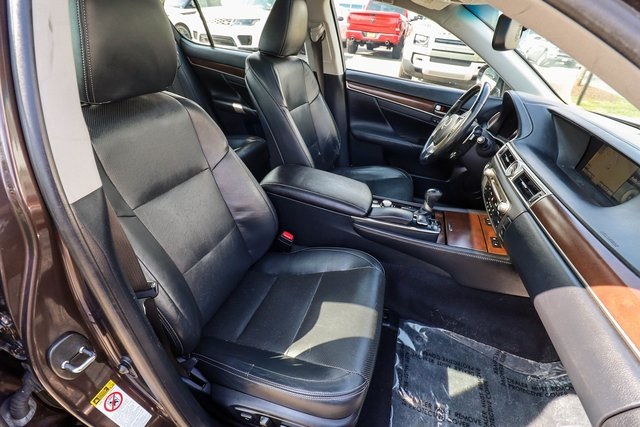 Vehicle image 38 of 78