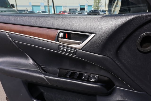Vehicle image 48 of 78
