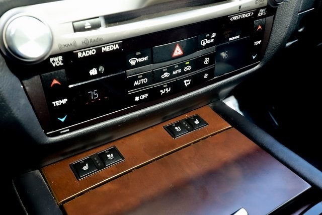 Vehicle image 13 of 78