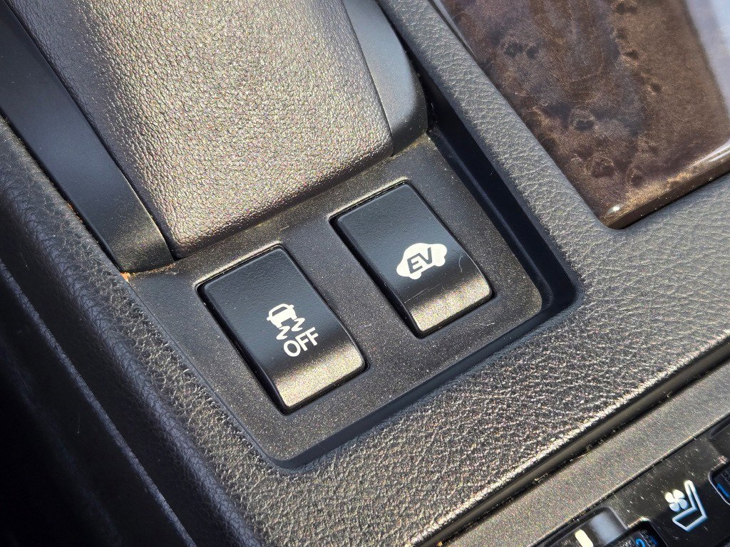 Vehicle image 30 of 37