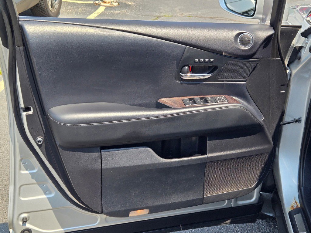 Vehicle image 19 of 37