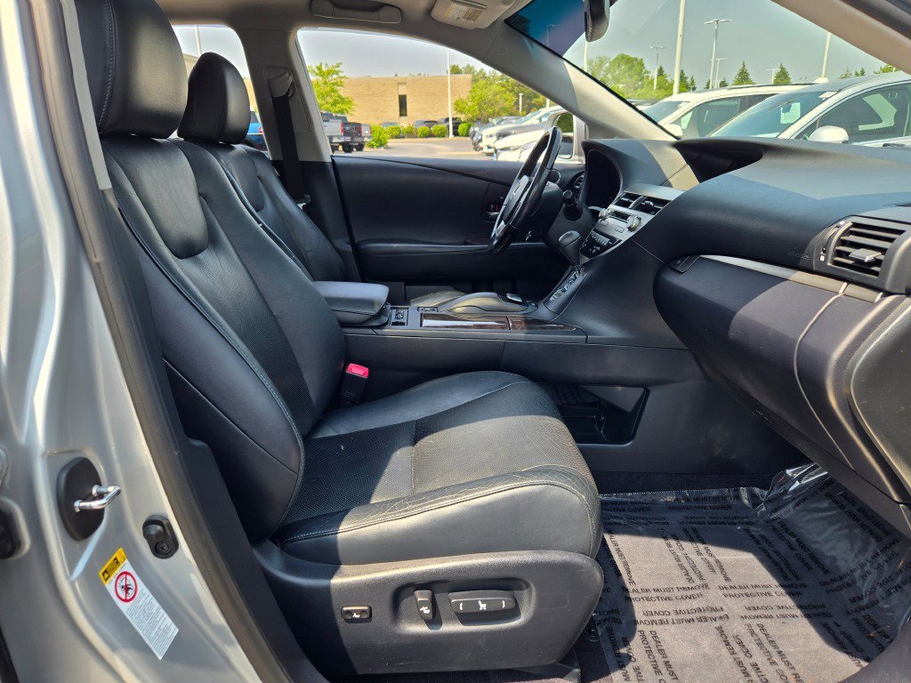 Vehicle image 8 of 37