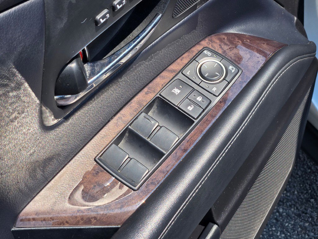 Vehicle image 20 of 37
