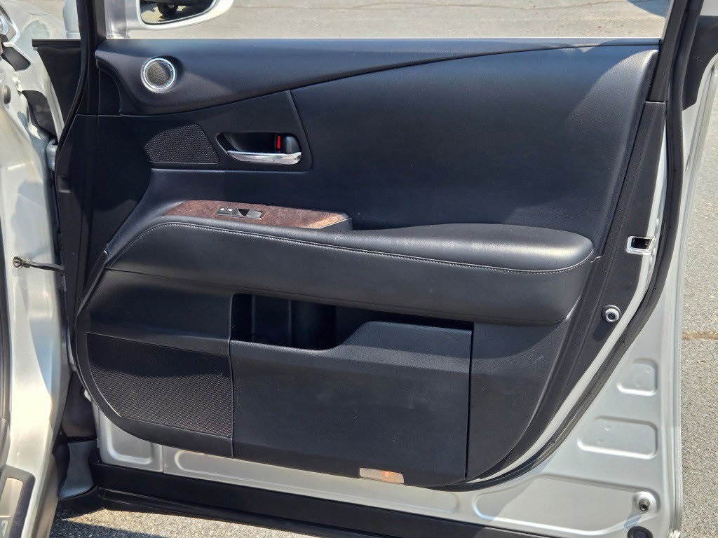 Vehicle image 7 of 37