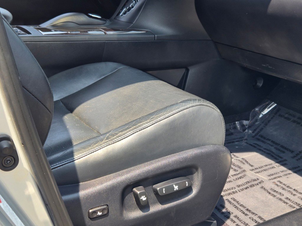 Vehicle image 9 of 37