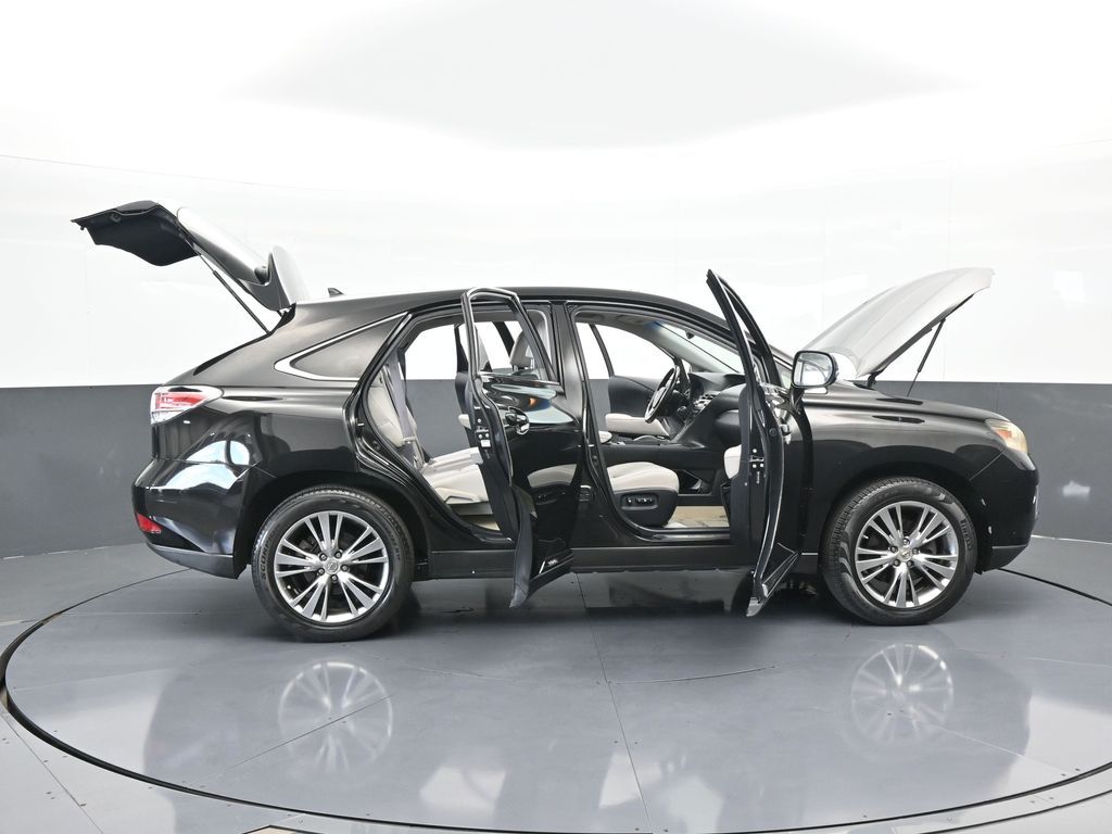 Vehicle image 14 of 70