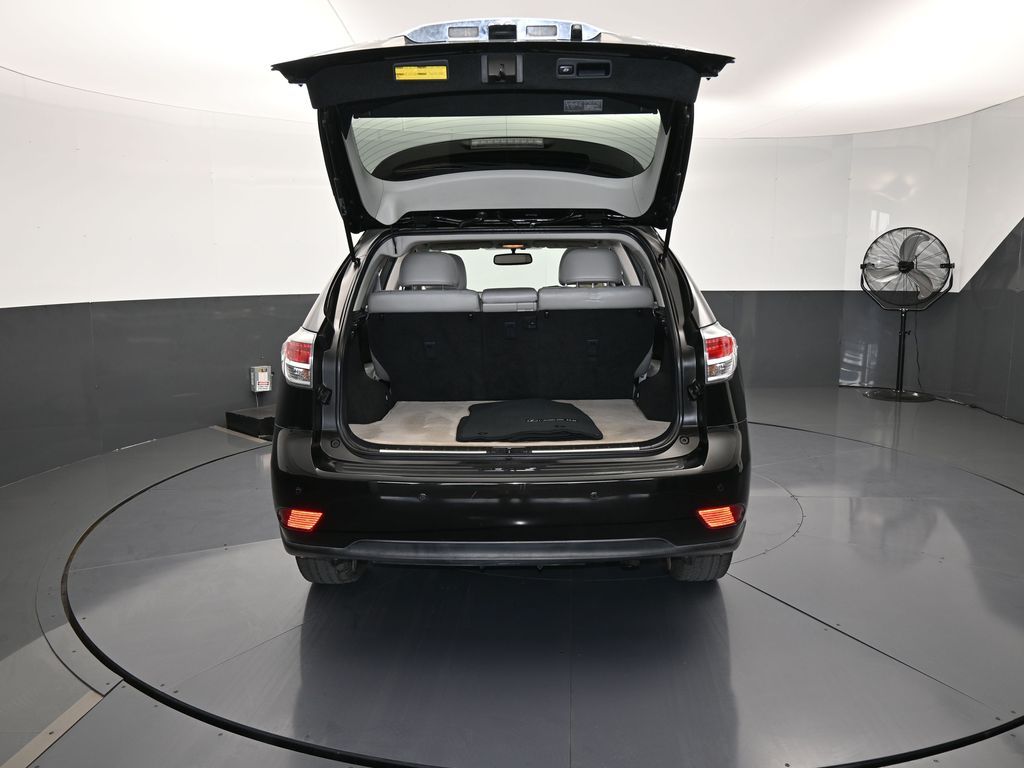 Vehicle image 59 of 70