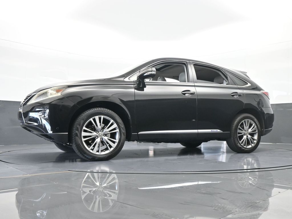 Vehicle image 30 of 70