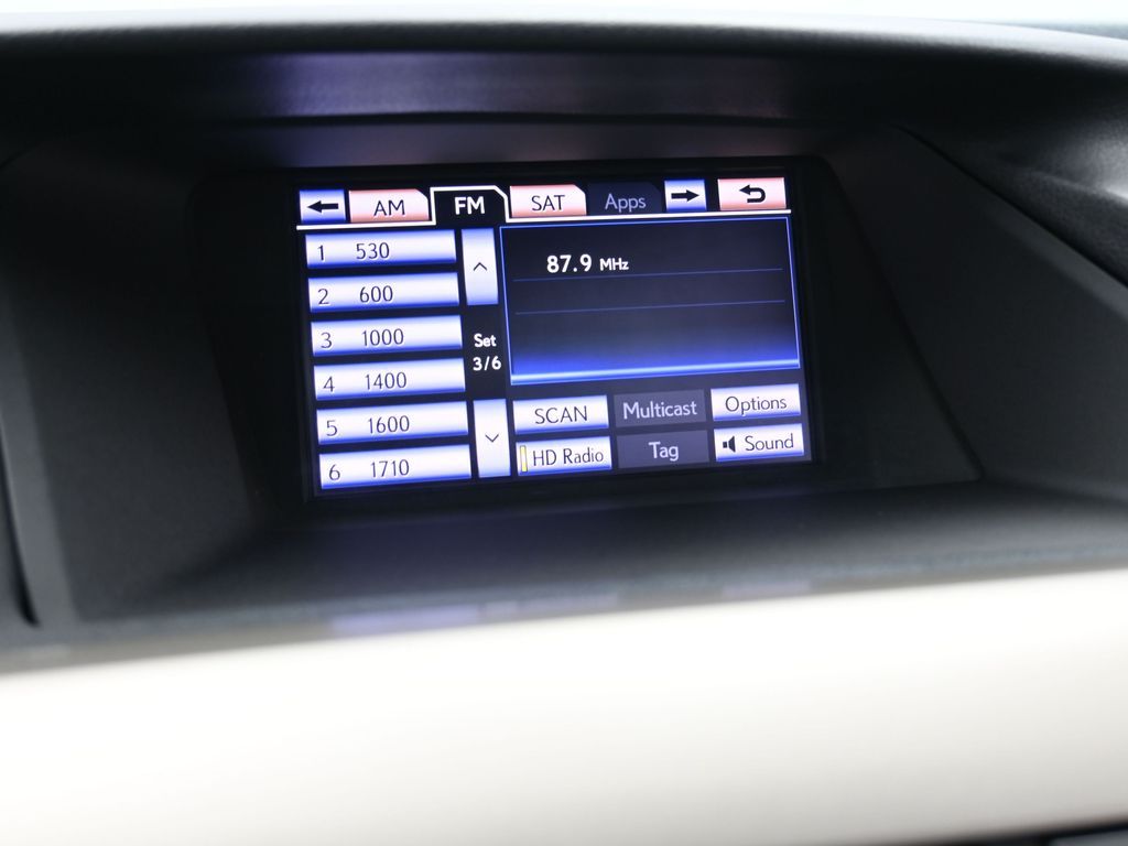 Vehicle image 44 of 70