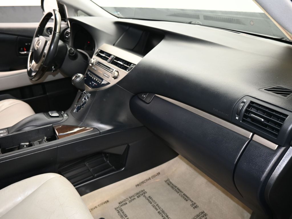 Vehicle image 65 of 70