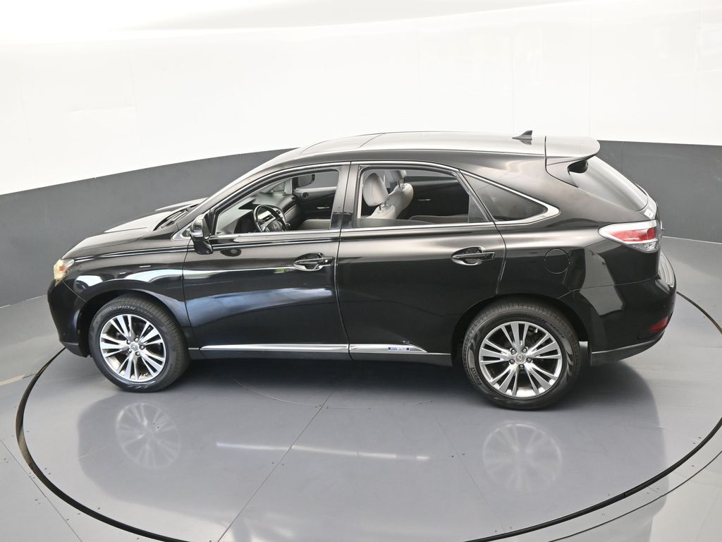 Vehicle image 29 of 70