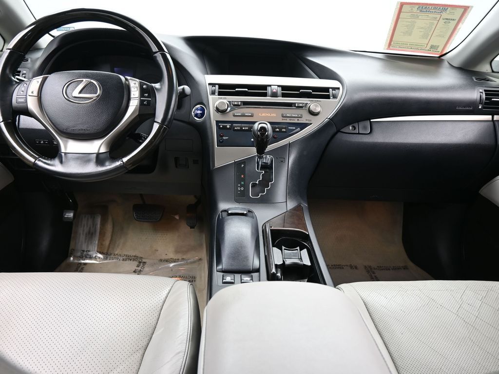 Vehicle image 57 of 70